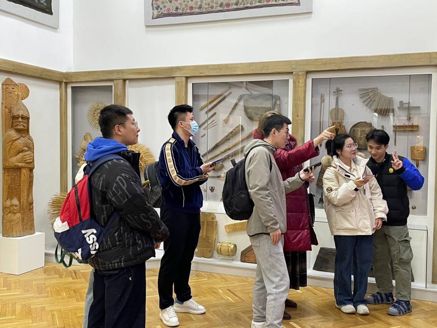 Знакомство магистрантов ФТУГ из КНР с историей белорусской культуры